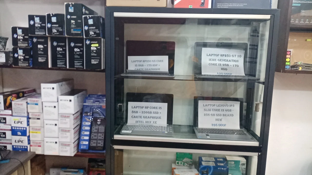 Showroom B3-3 MFOUNDI